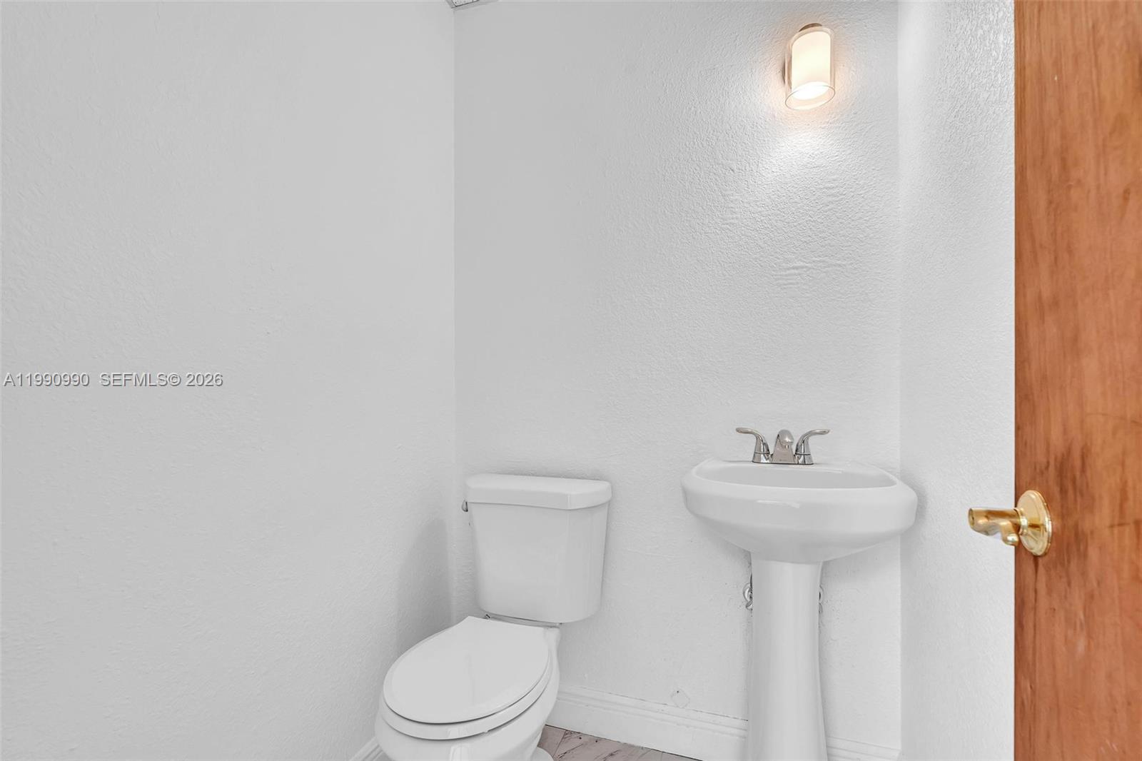 201 N University Dr 17B