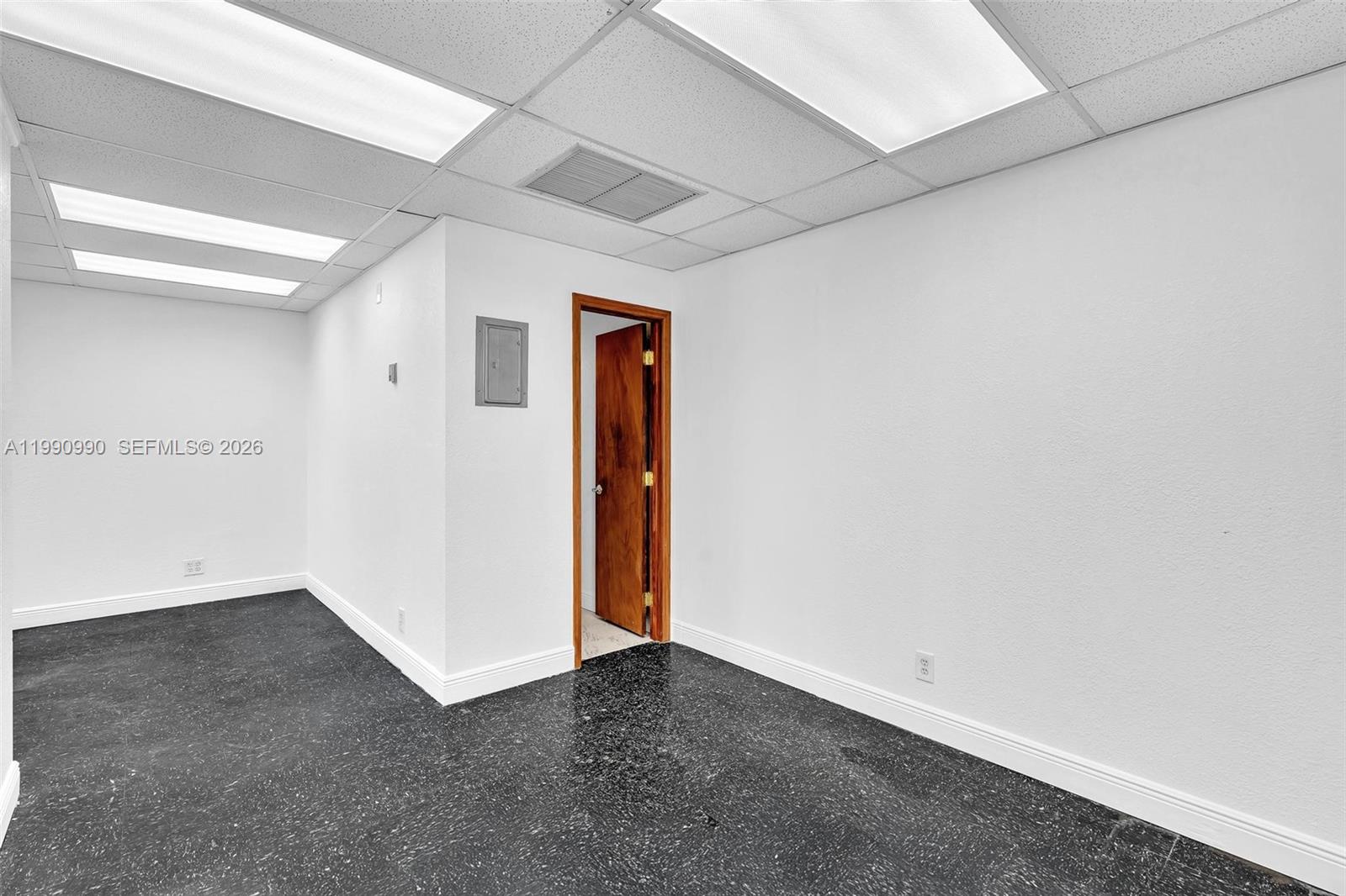 201 N University Dr 17B