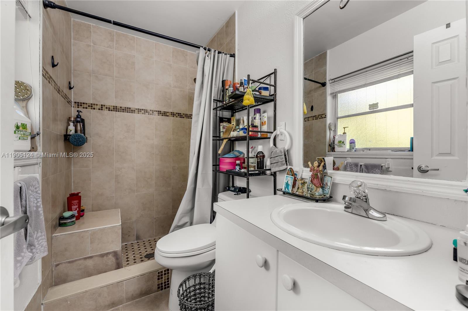 WINSTON PARK UNIT THREE - Residential