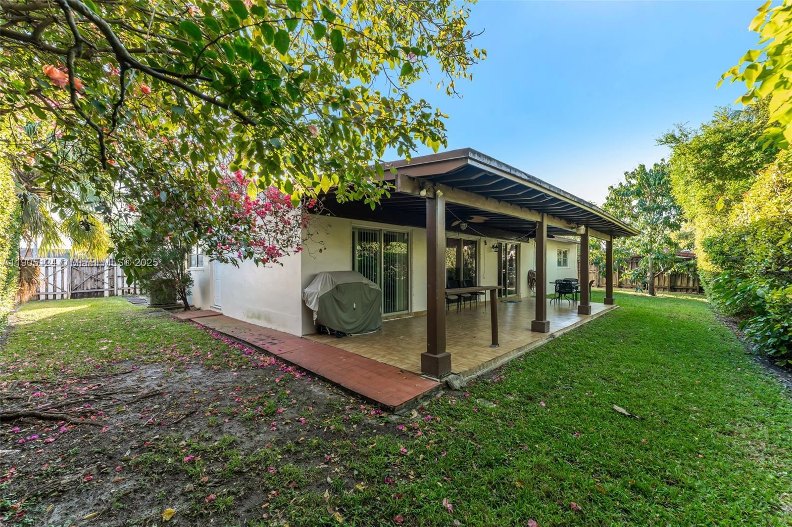 WINSTON PARK UNIT THREE - Residential