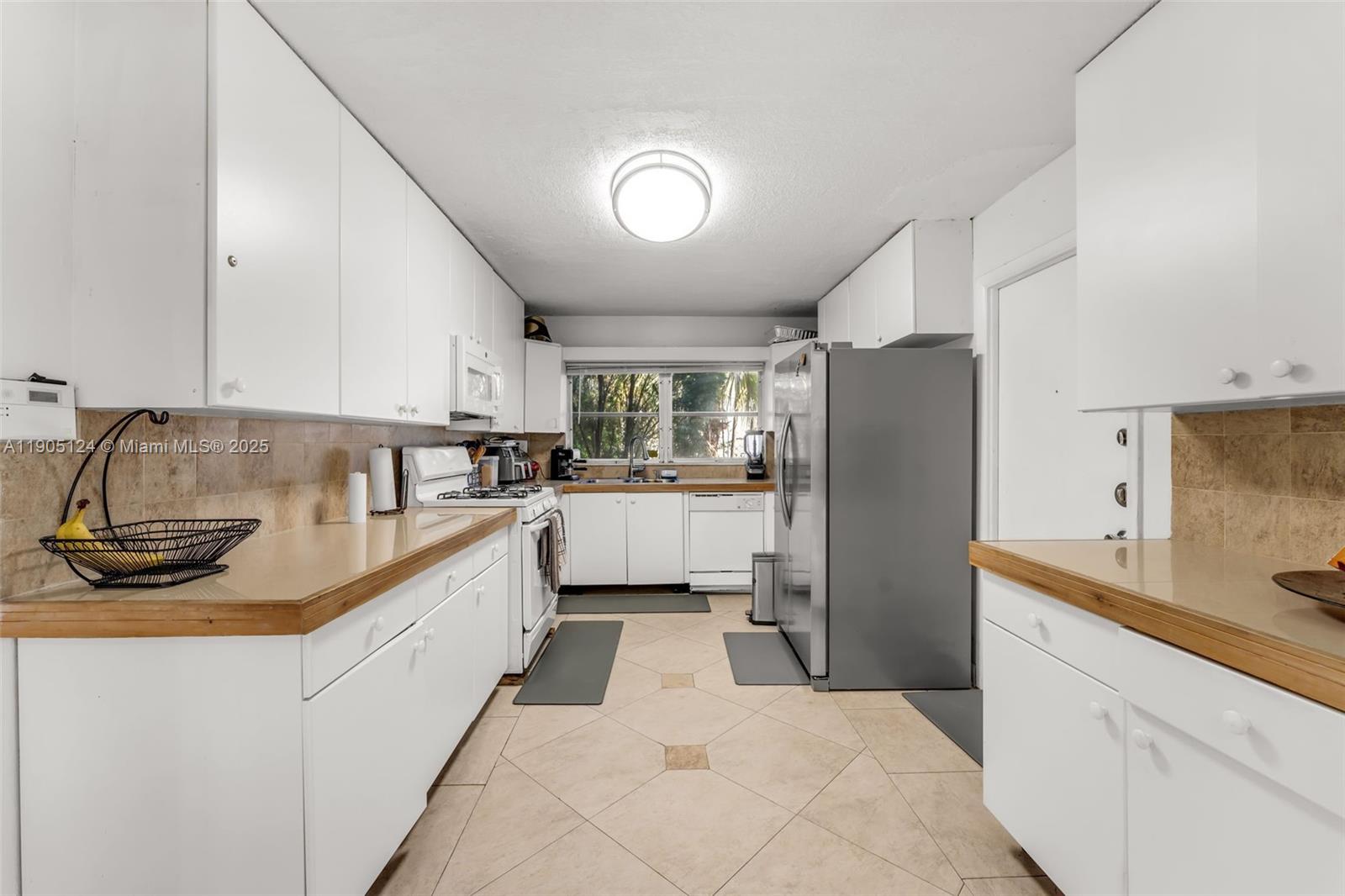 WINSTON PARK UNIT THREE - Residential