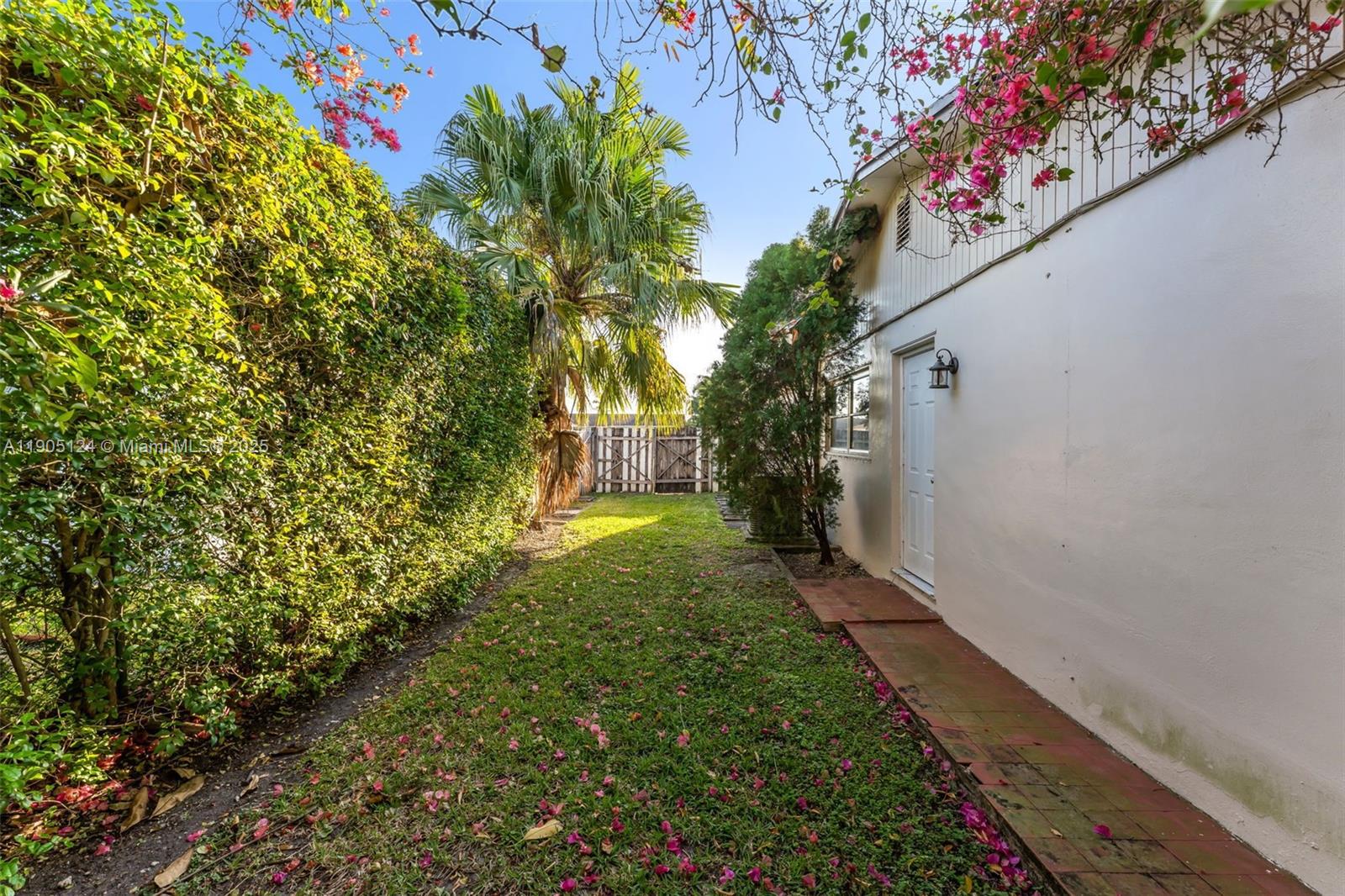 WINSTON PARK UNIT THREE - Residential