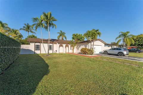 Photo of 7230 SW 131st Ave, Miami, FL 33183 (MLS # A11905124) Photo of 7230 SW 131st Ave, Miami, FL 33183 (MLS # A11905124)