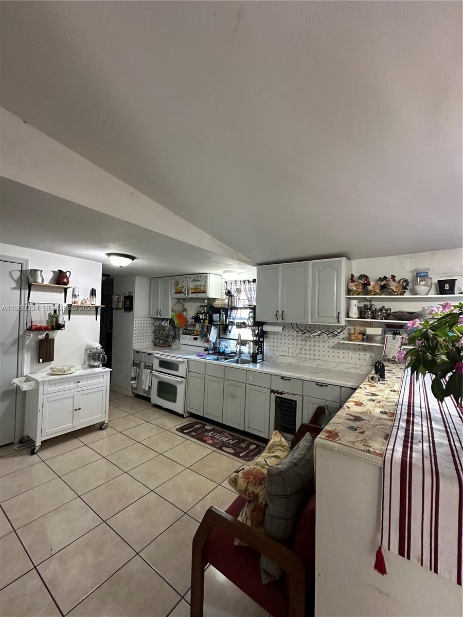 1017.000 - AVON PARK ESTAT - Residential