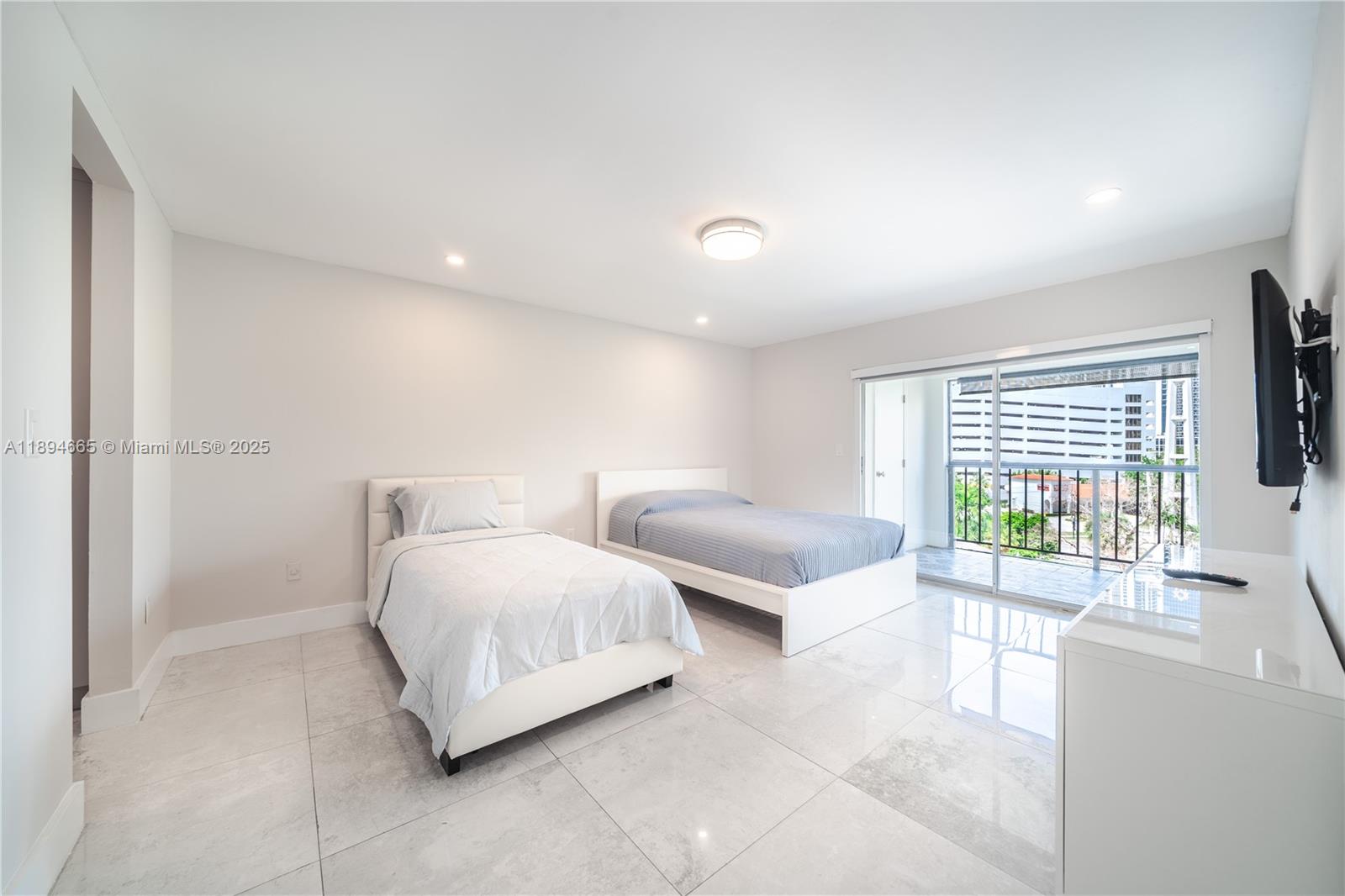 LE CARTIER CONDO - Residential Lease