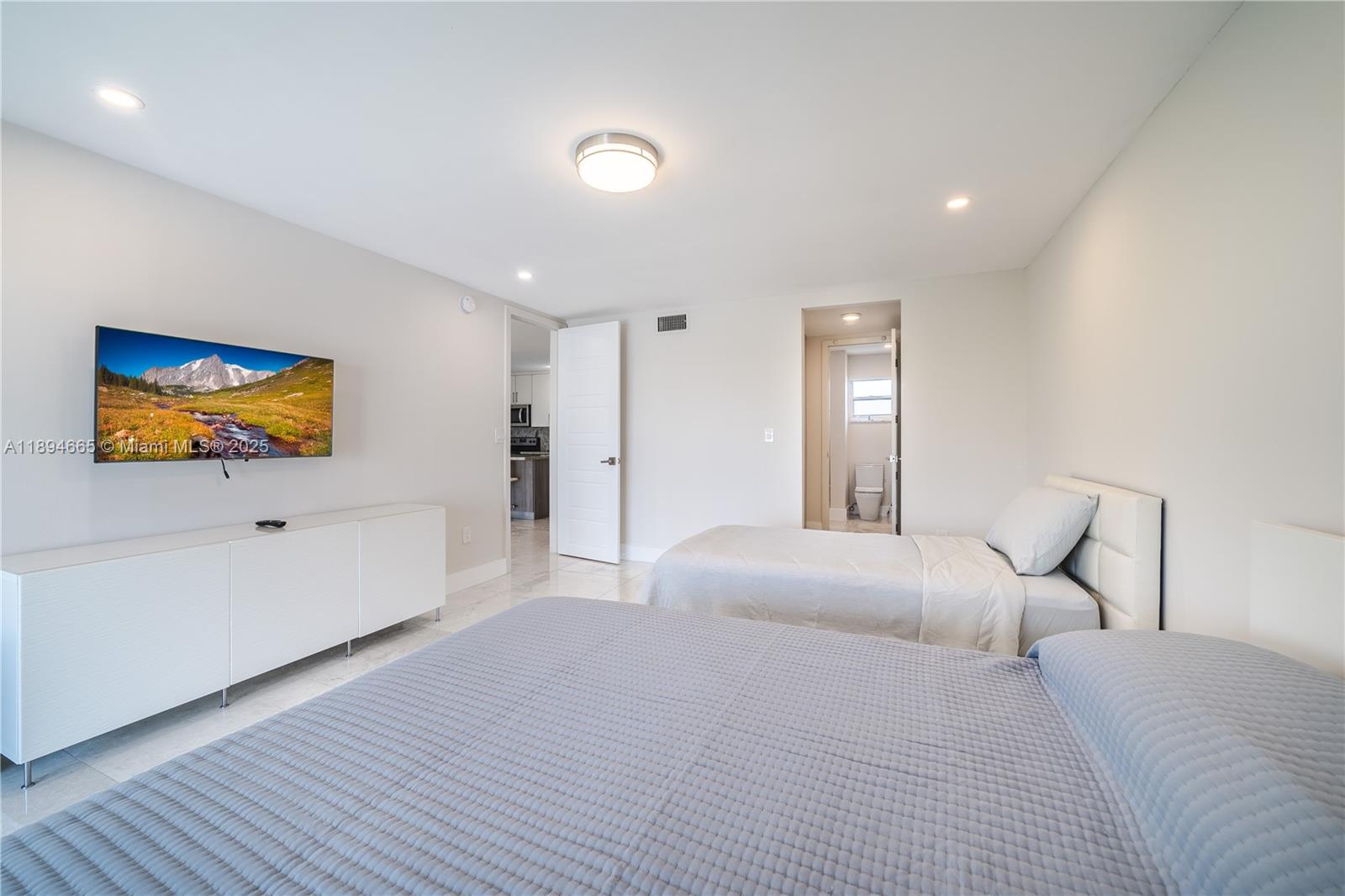 LE CARTIER CONDO - Residential Lease