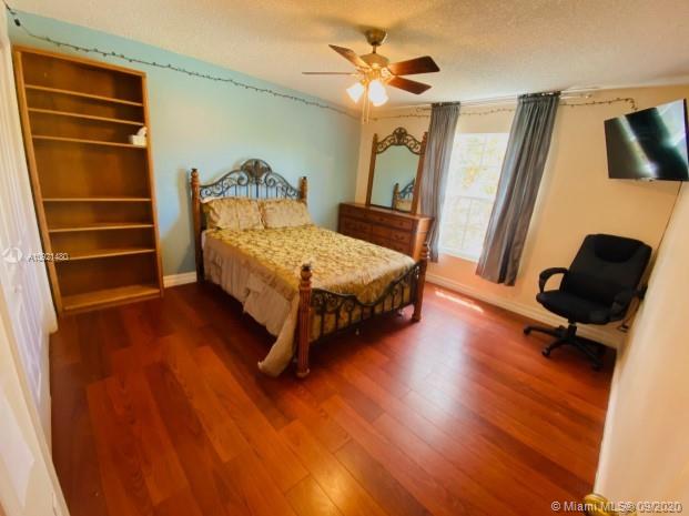 WOODSIDE ESTATES - Residential Lease