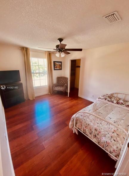 WOODSIDE ESTATES - Residential Lease