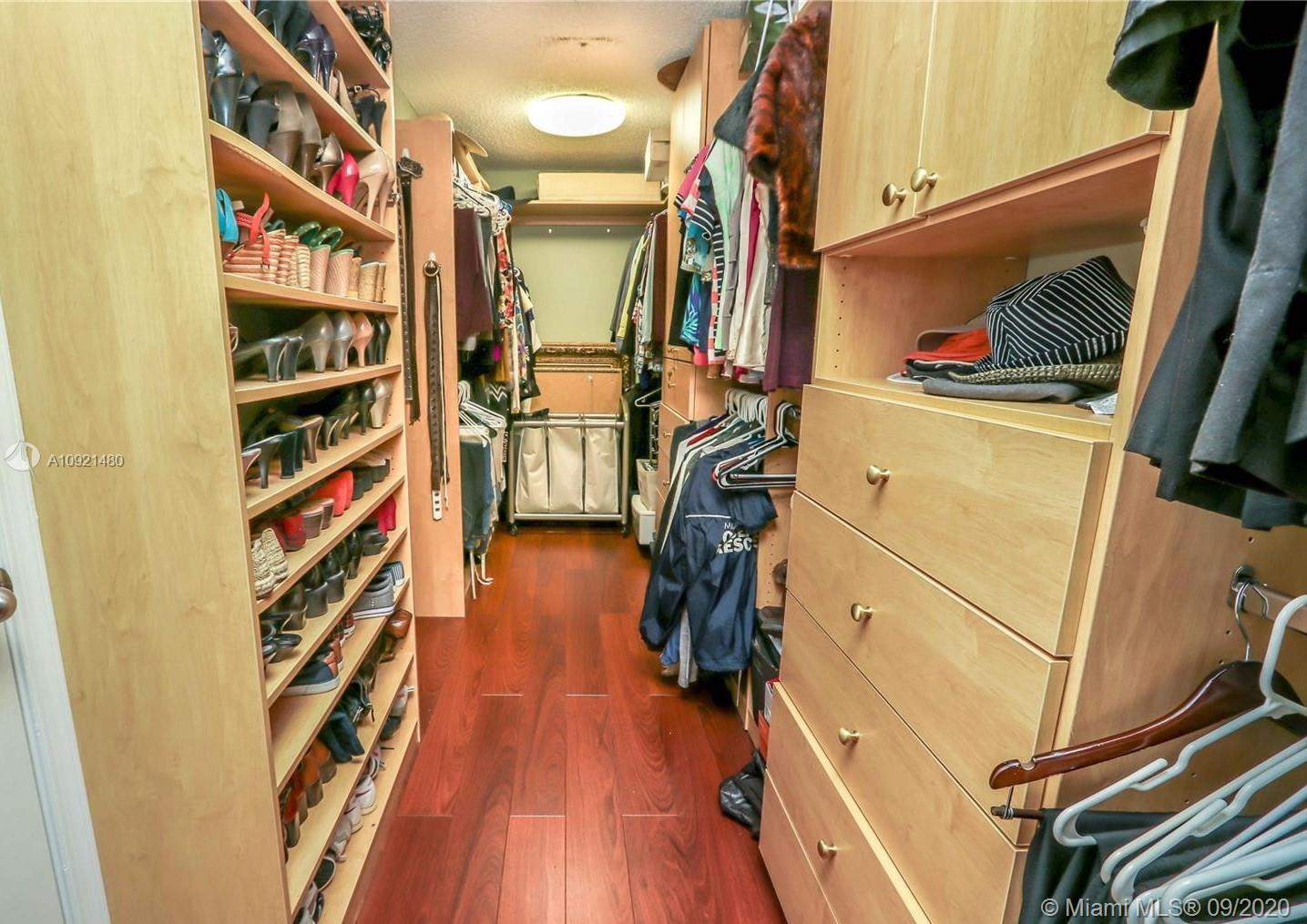 WOODSIDE ESTATES - Residential Lease