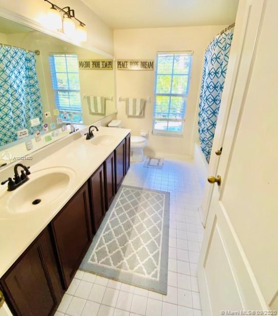 WOODSIDE ESTATES - Residential Lease