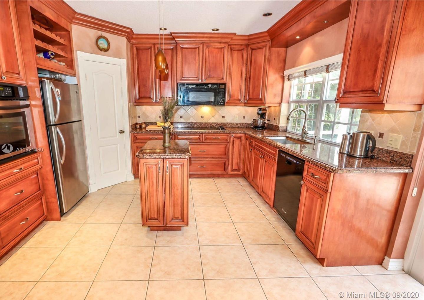 WOODSIDE ESTATES - Residential Lease