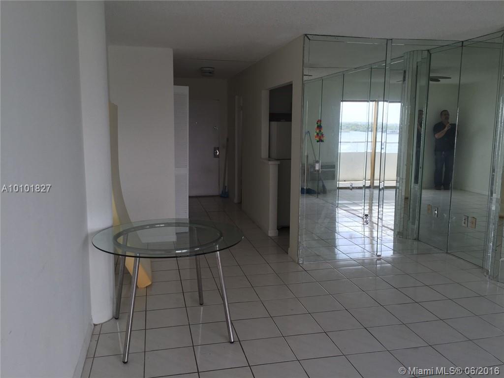 Bayshore Yacht Tennis Clu - Residential Lease