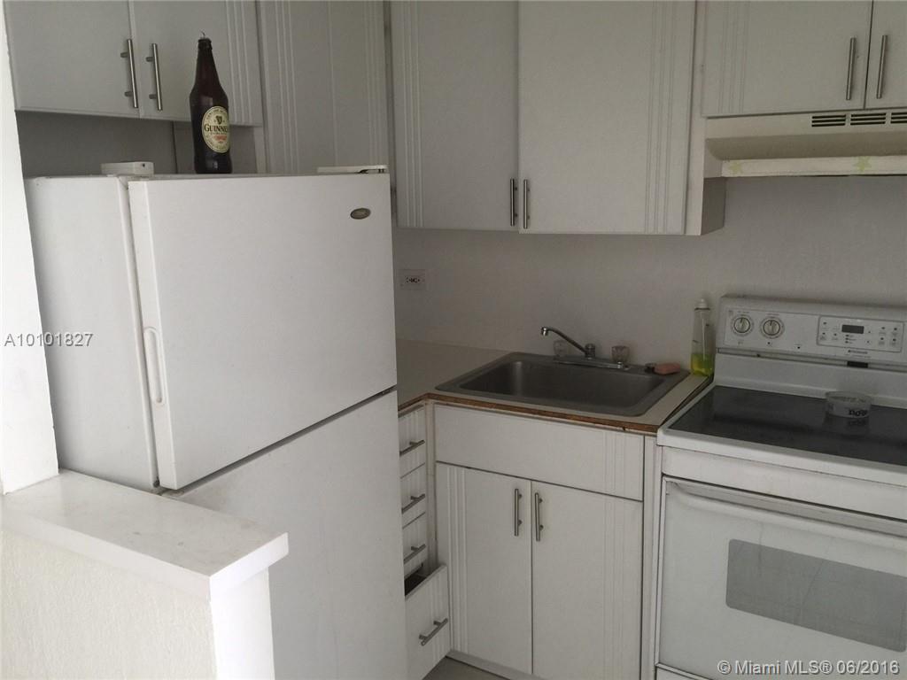 Bayshore Yacht Tennis Clu - Residential Lease