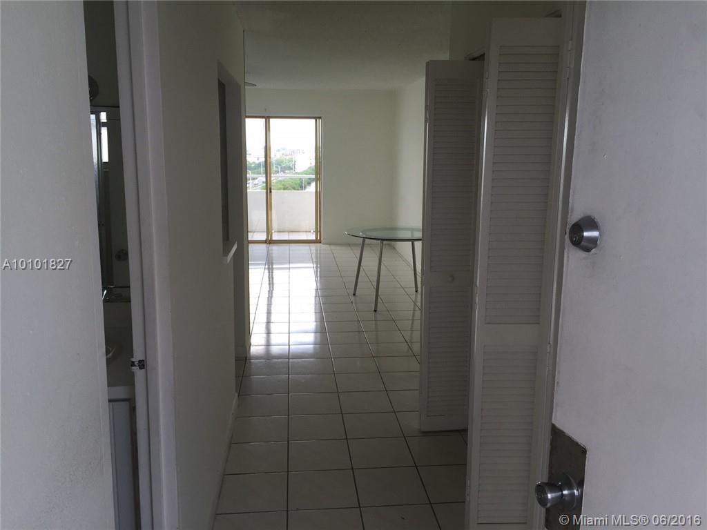 Bayshore Yacht Tennis Clu - Residential Lease