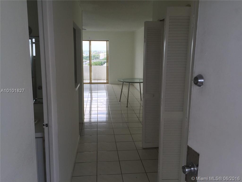 Bayshore Yacht Tennis Clu - Residential Lease