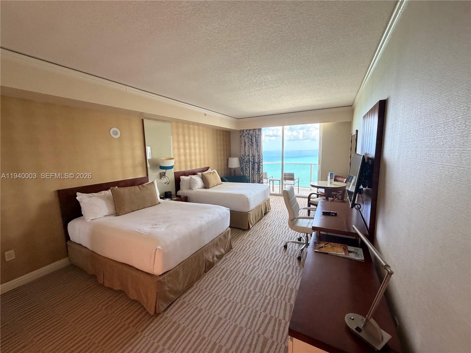 TRUMP INTERNATIONAL SONES - Residential