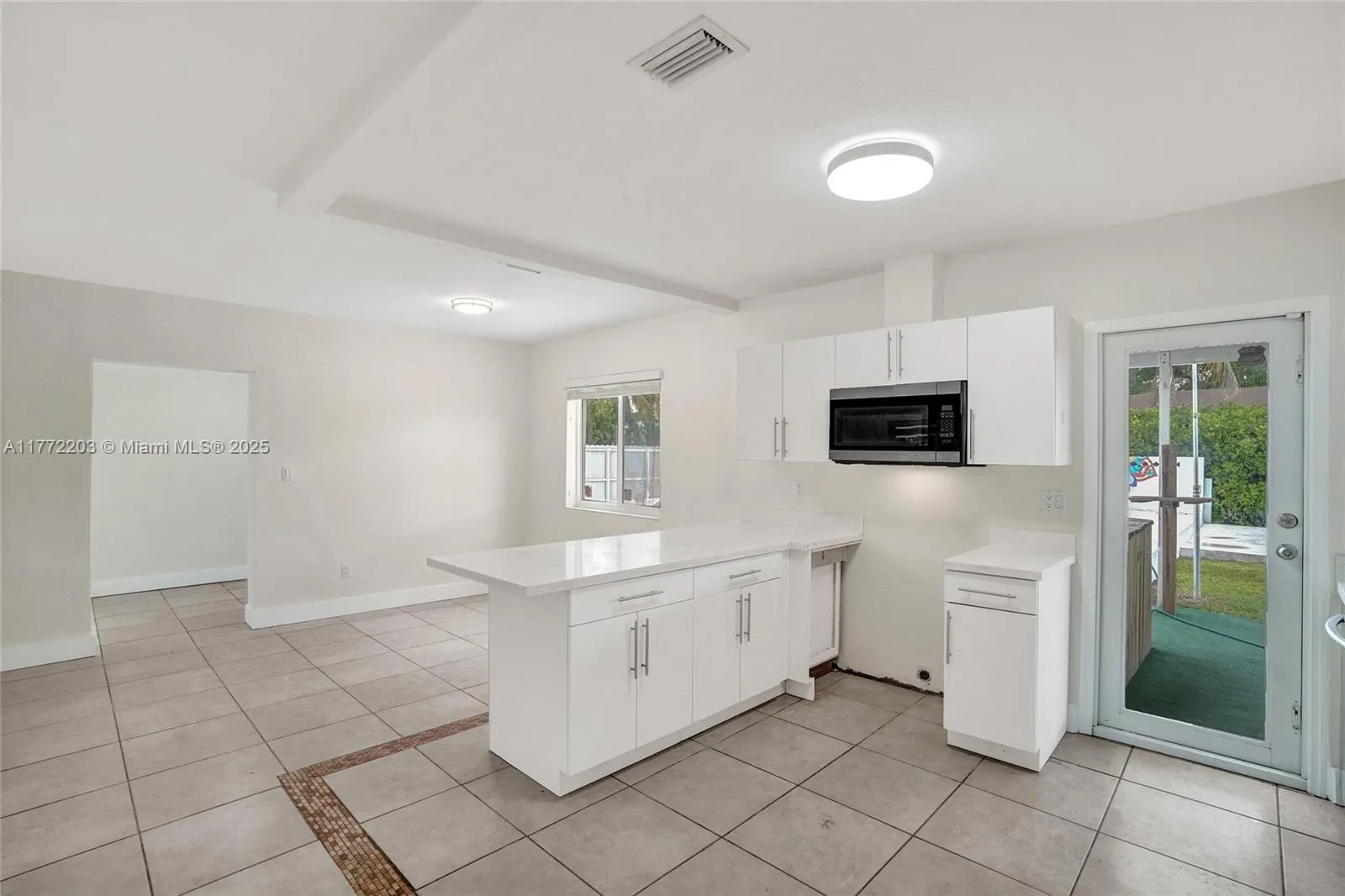 Miami, Florida 33155, United States, 3 Bedrooms Bedrooms, ,1 BathroomBathrooms,Residential,Active,97831