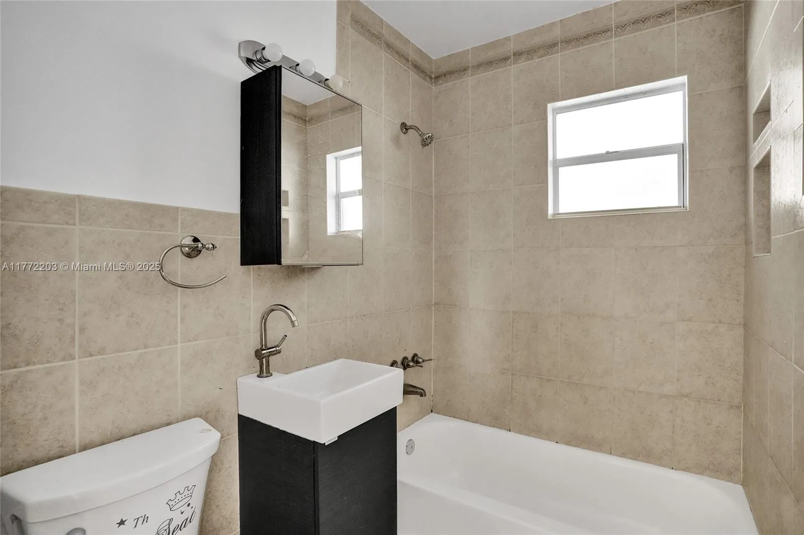 Miami, Florida 33155, United States, 3 Bedrooms Bedrooms, ,1 BathroomBathrooms,Residential,Active,97831