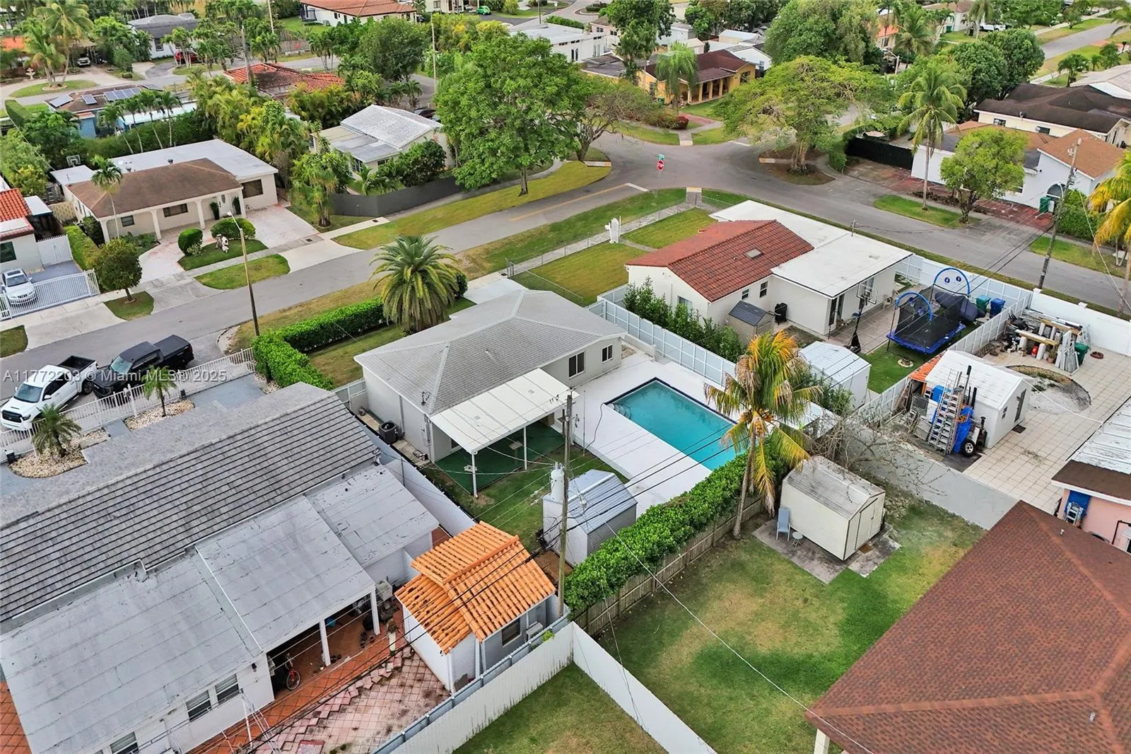 Miami, Florida 33155, United States, 3 Bedrooms Bedrooms, ,1 BathroomBathrooms,Residential,Active,97831