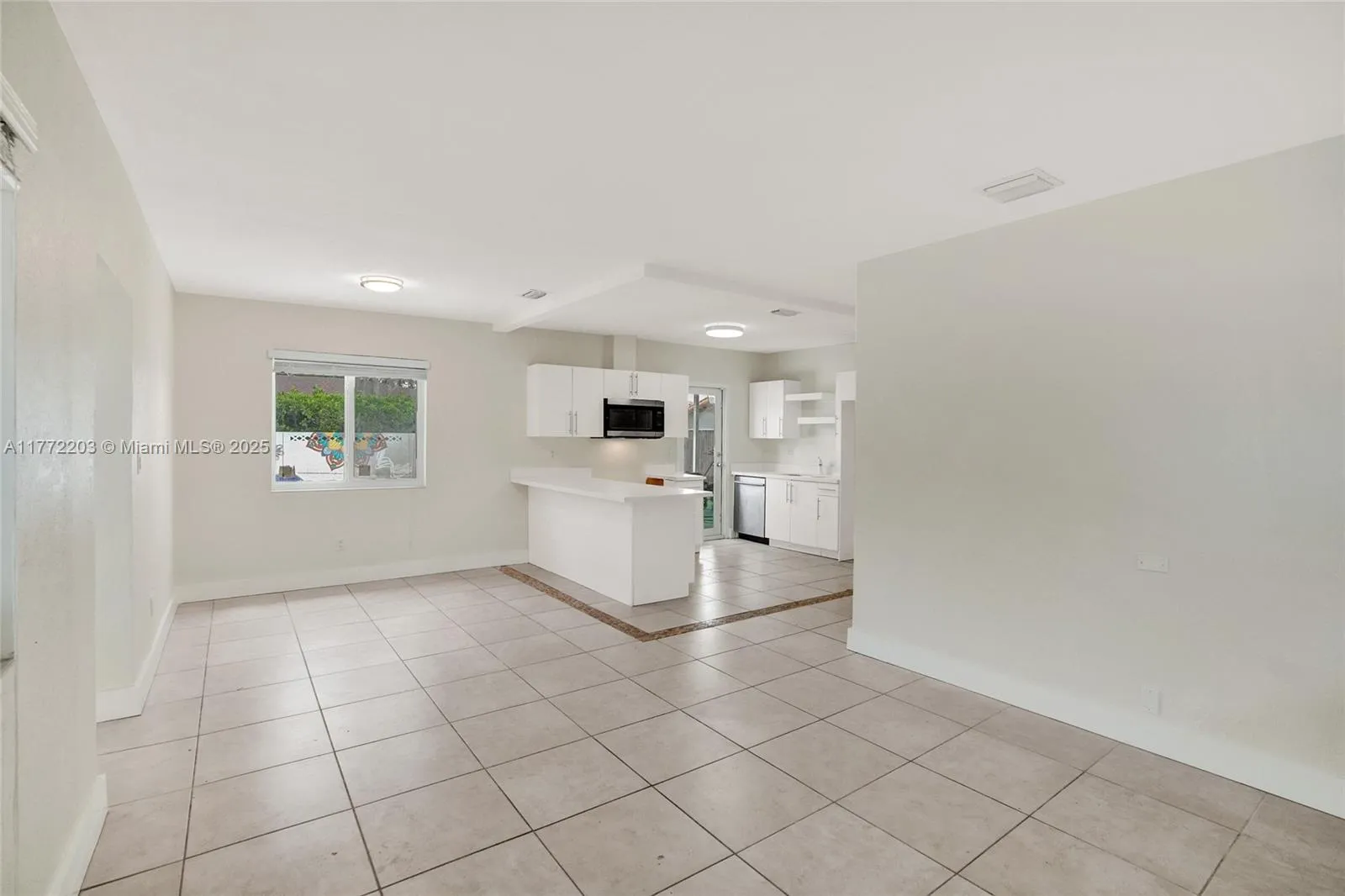 Miami, Florida 33155, United States, 3 Bedrooms Bedrooms, ,1 BathroomBathrooms,Residential,Active,97831