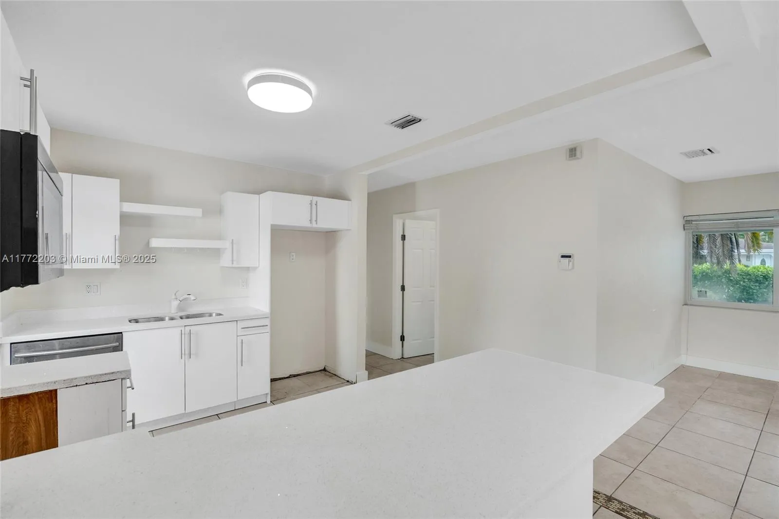 Miami, Florida 33155, United States, 3 Bedrooms Bedrooms, ,1 BathroomBathrooms,Residential,Active,97831