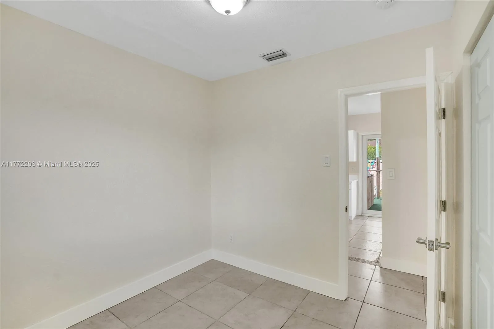 Miami, Florida 33155, United States, 3 Bedrooms Bedrooms, ,1 BathroomBathrooms,Residential,Active,97831