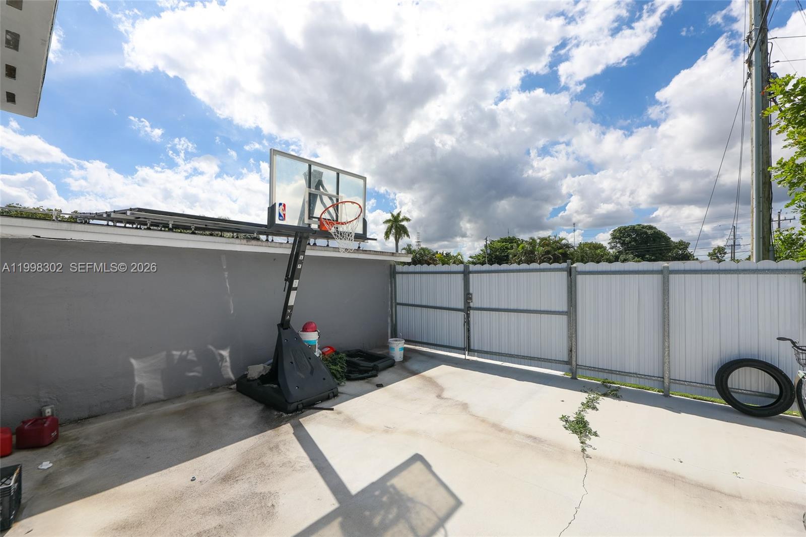 LAKE FOREST SEC 3 - Residential