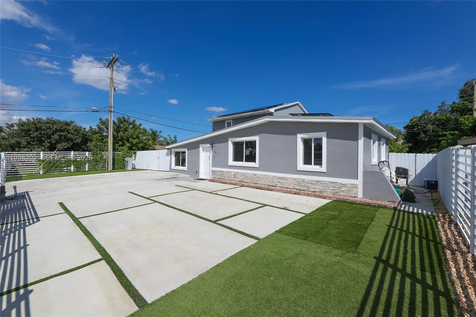 LAKE FOREST SEC 3 - Residential