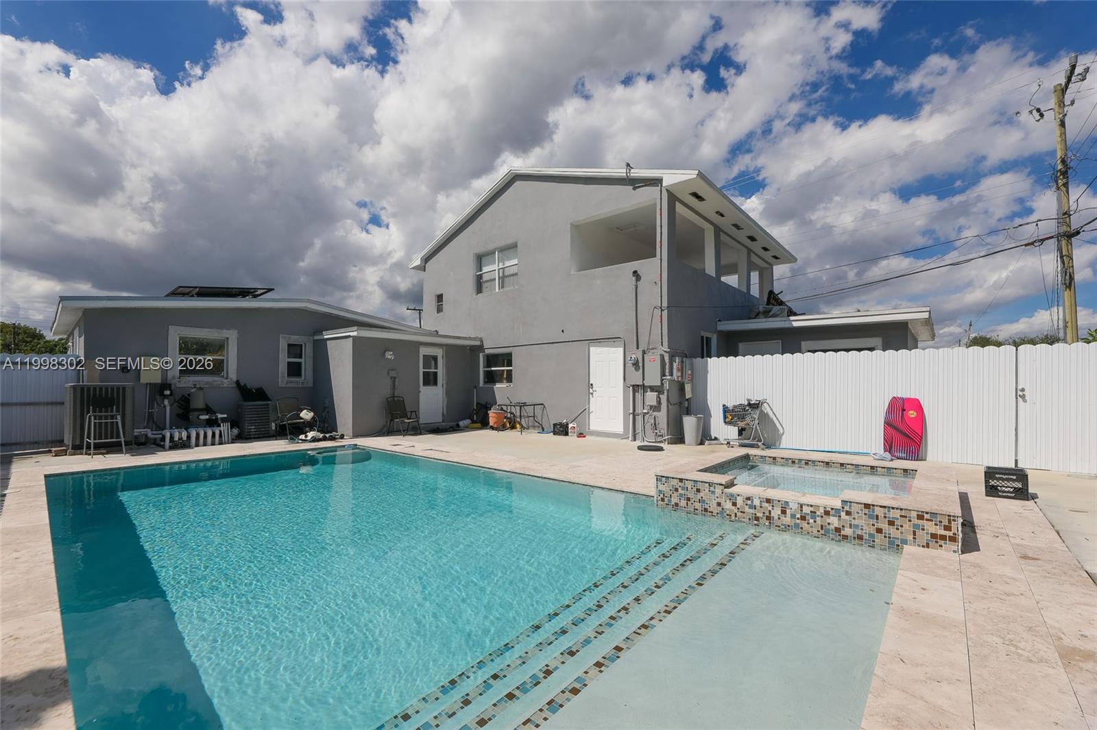 LAKE FOREST SEC 3 - Residential