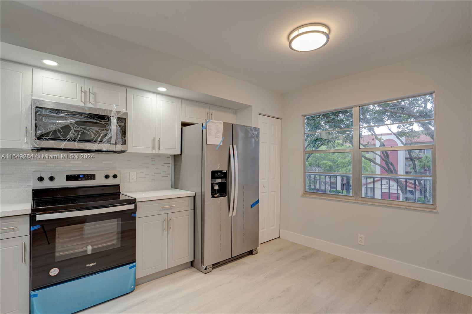 CAMBRIDGE AT CENTURY - Residential