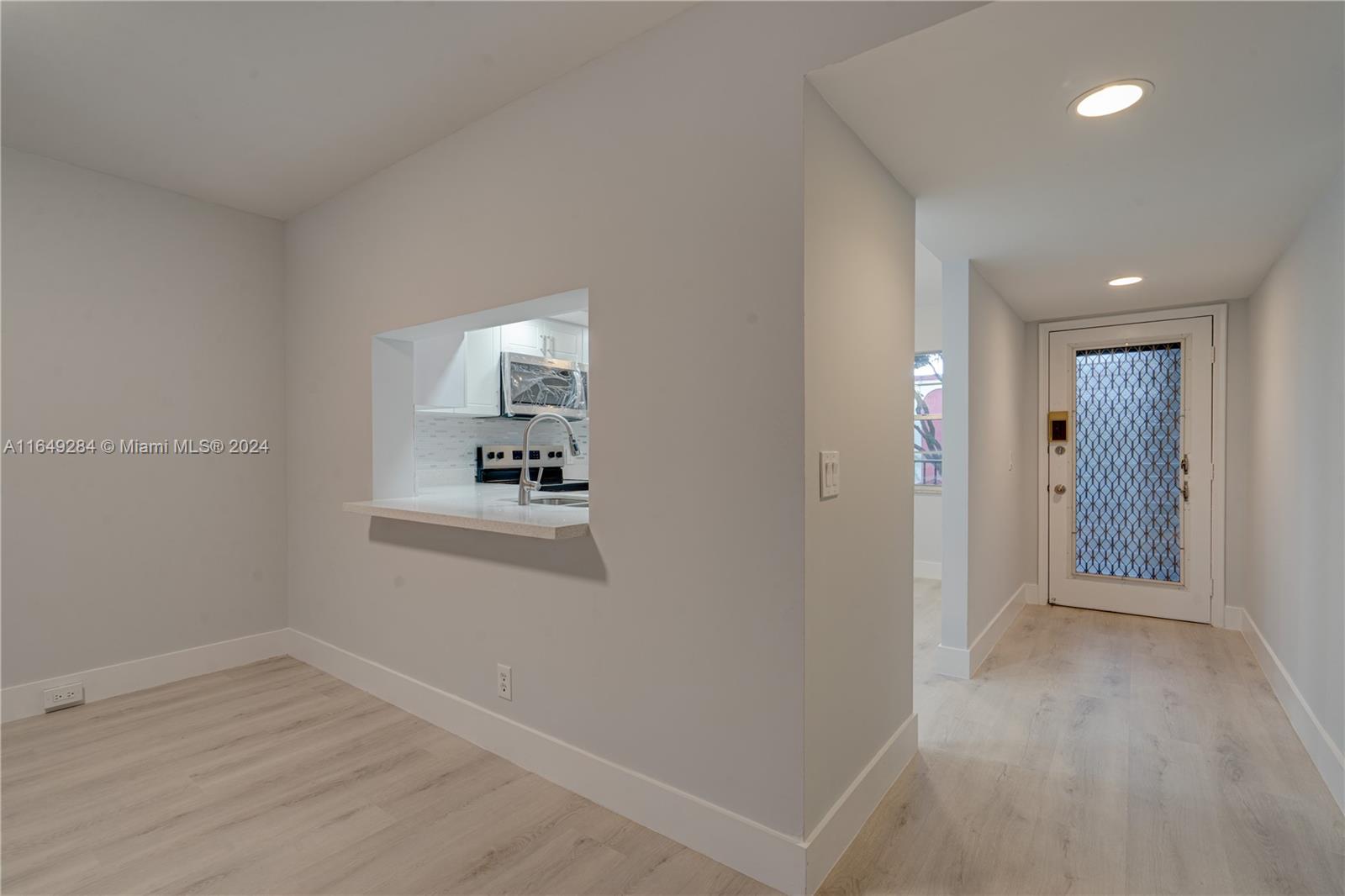 CAMBRIDGE AT CENTURY - Residential