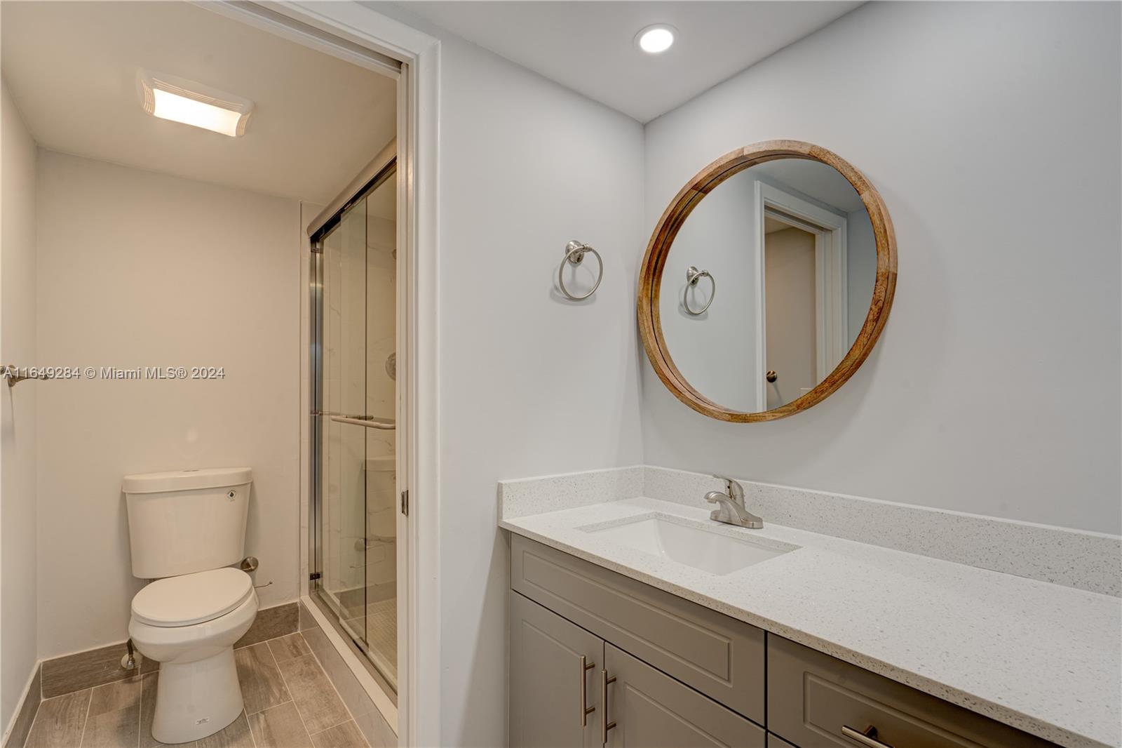 CAMBRIDGE AT CENTURY - Residential