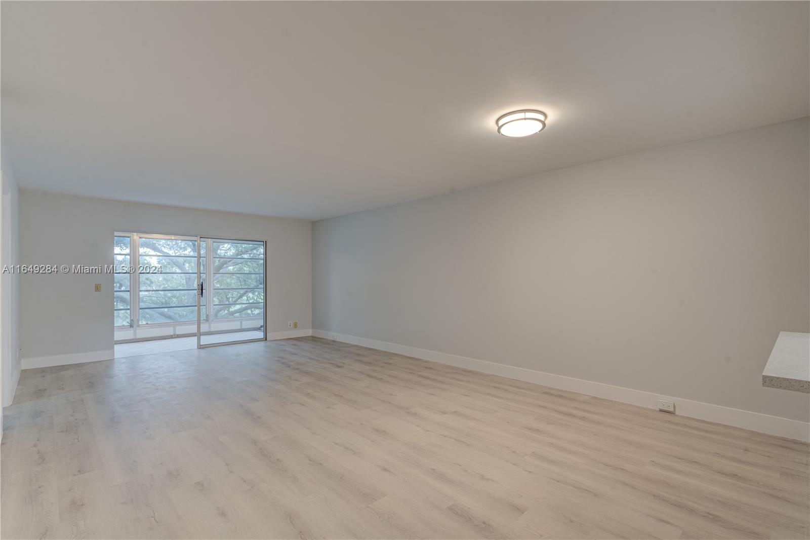 CAMBRIDGE AT CENTURY - Residential