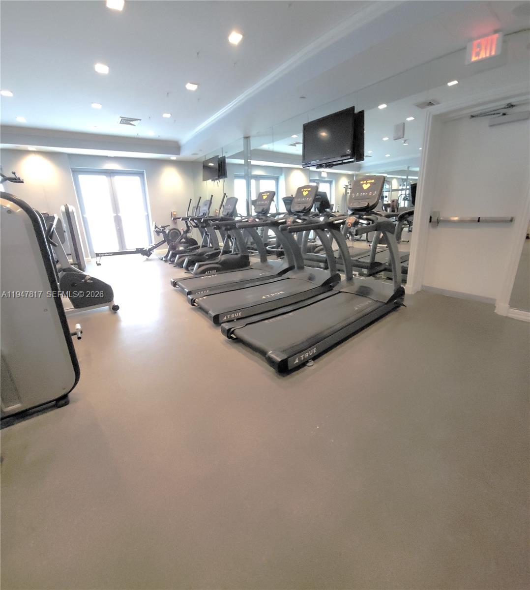 ST TROPEZ ON THE BAY III - Residential