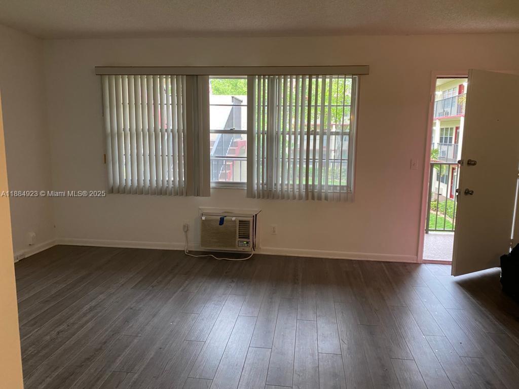 NEW HAMPTON AT CENTURY VI - Residential