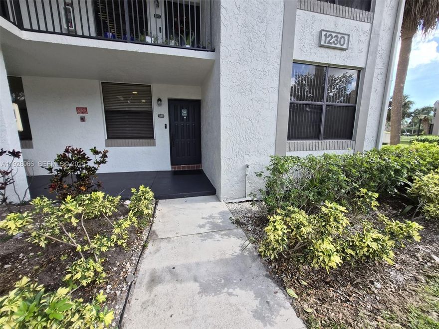 Great opportunity for investors or owner-occupants. Gated, pet-friendly community with excellent amenities including a pool, club-house and gym. Convenient location close to everything - just minutes to the beach and major highways.
