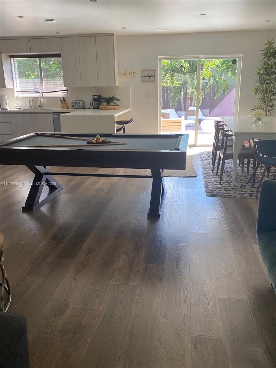 BRENTWOOD REV PL - Residential