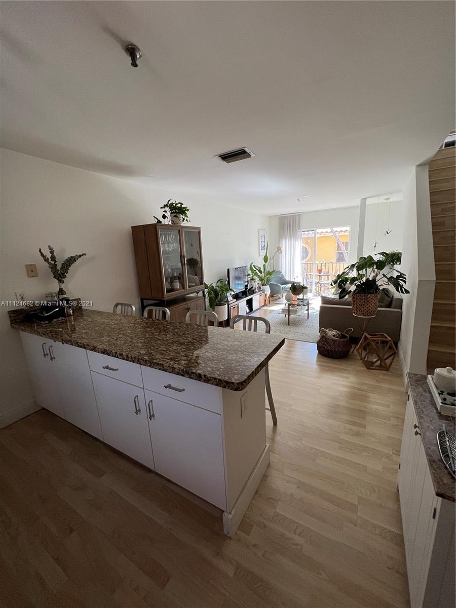 BRICKELL ROADS TOWNHOUSE - Residential Lease