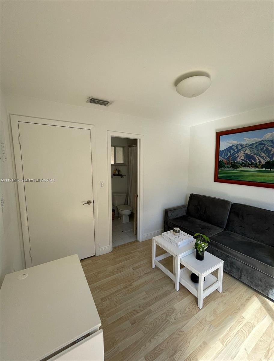 BRICKELL ROADS TOWNHOUSE - Residential Lease