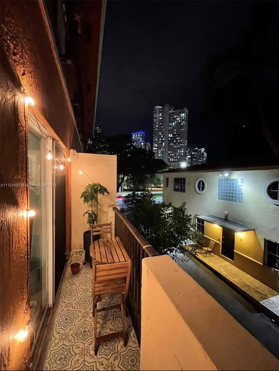 BRICKELL ROADS TOWNHOUSE - Residential Lease