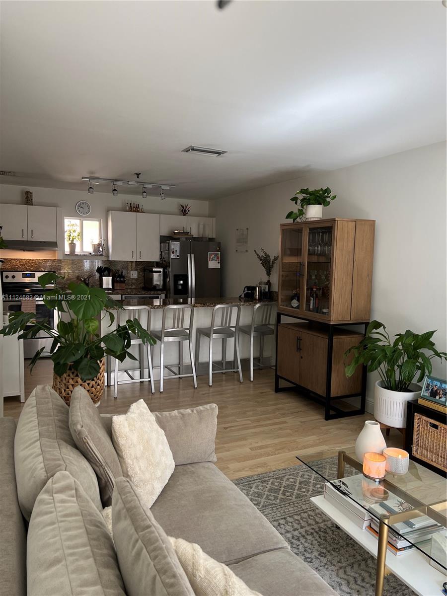 BRICKELL ROADS TOWNHOUSE - Residential Lease