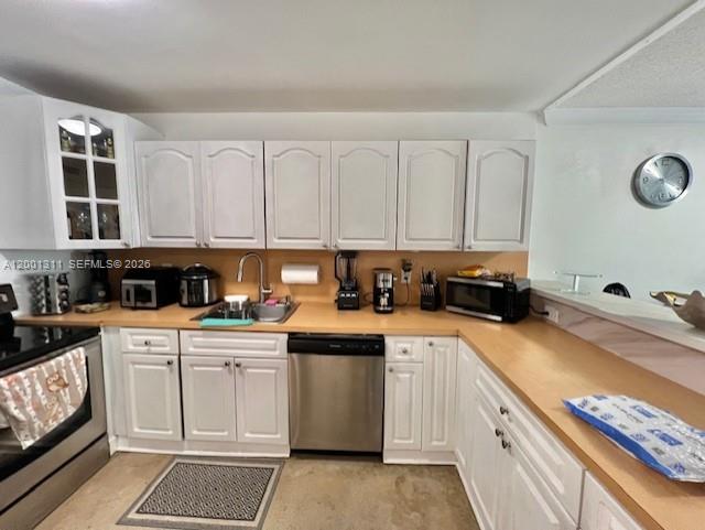 7830 Dickens Ave 203