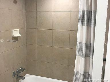 VILLAS OF MIAMI LAKES CON - Residential