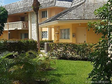 VILLAS OF MIAMI LAKES CON - Residential