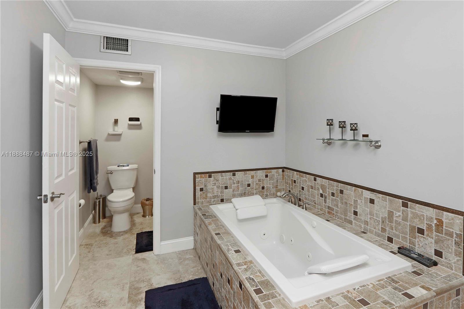 MIAMI LAKES LOCH LOMOND E - Residential
