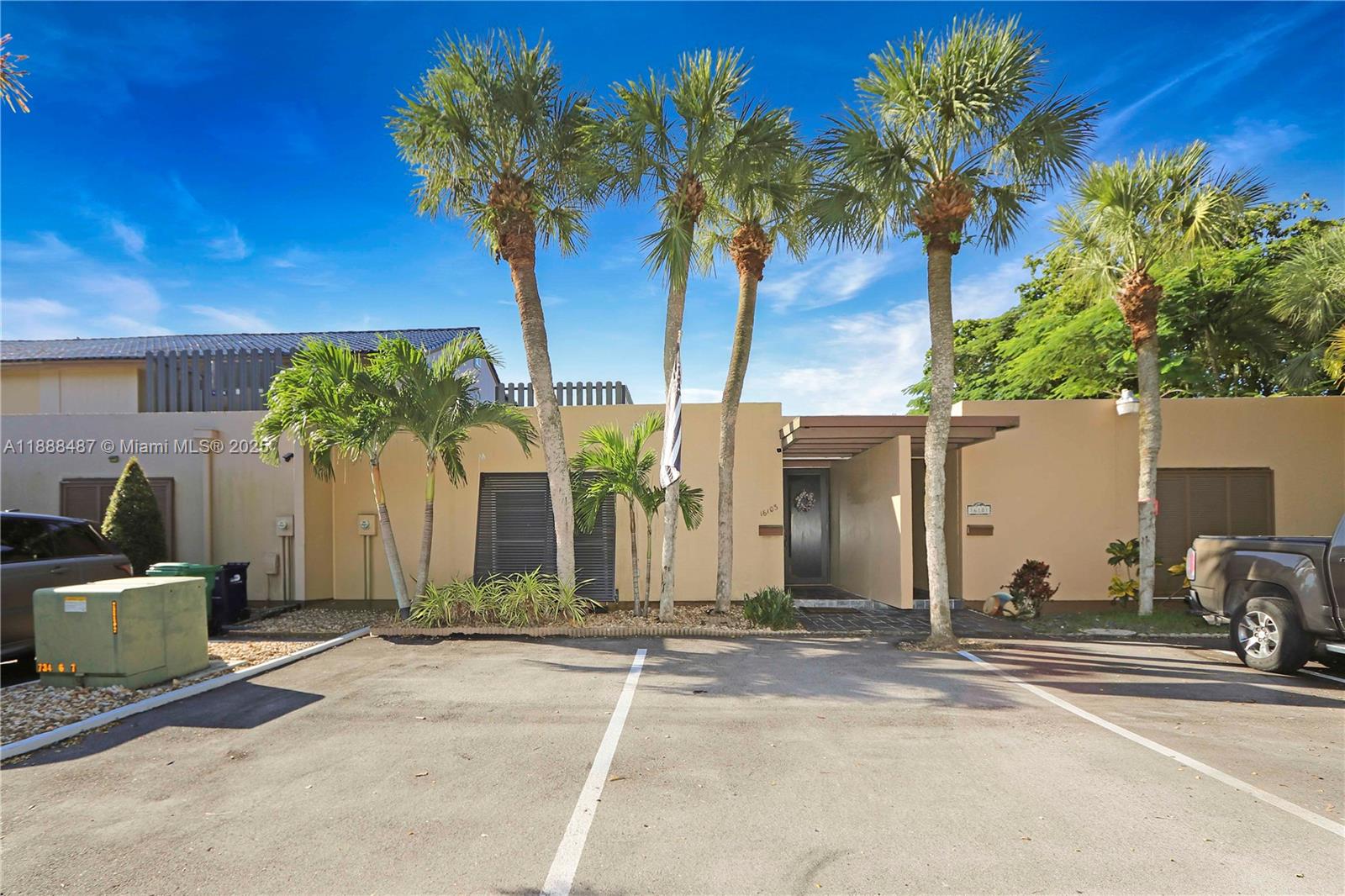 MIAMI LAKES LOCH LOMOND E - Residential