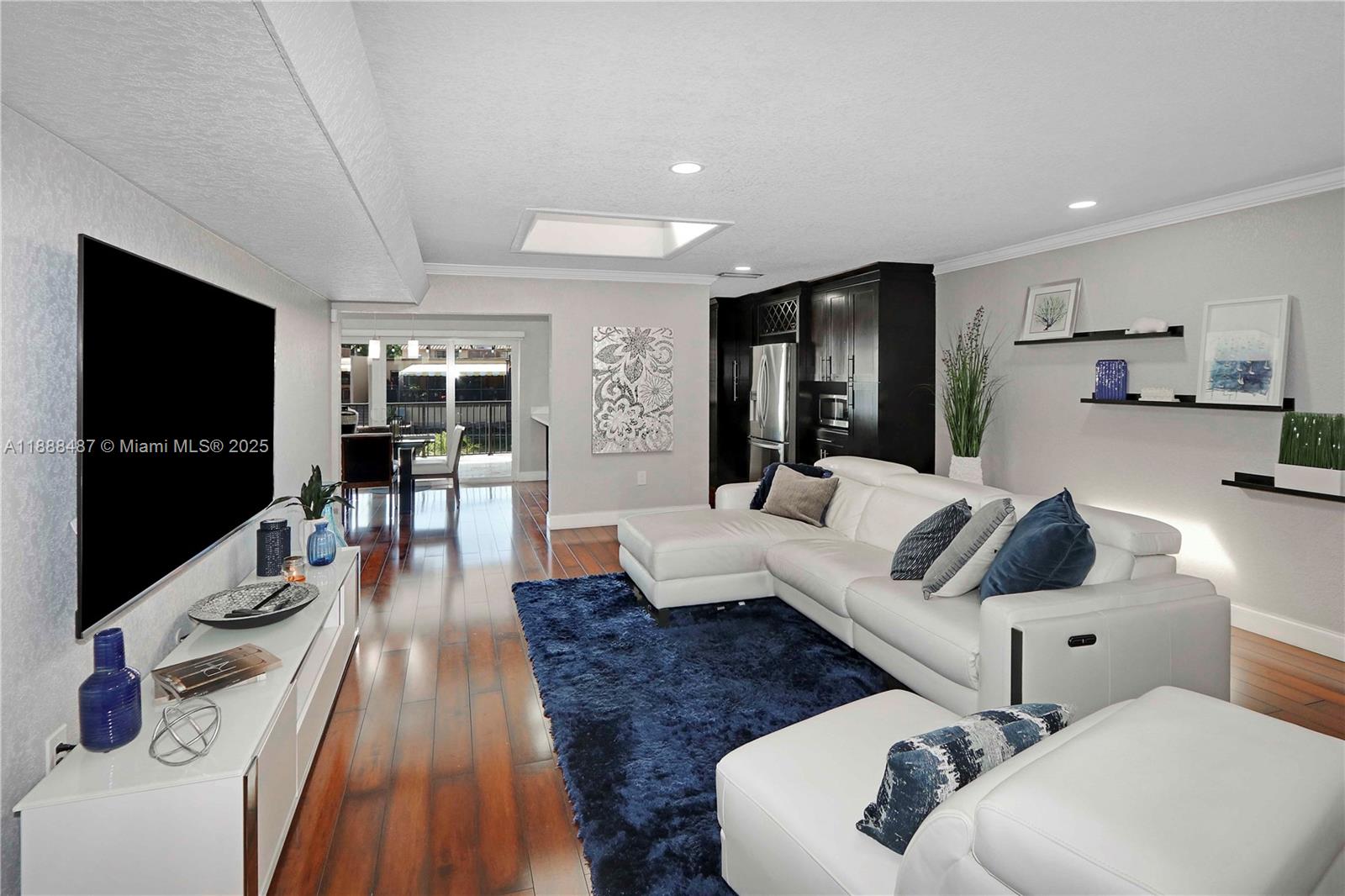 MIAMI LAKES LOCH LOMOND E - Residential