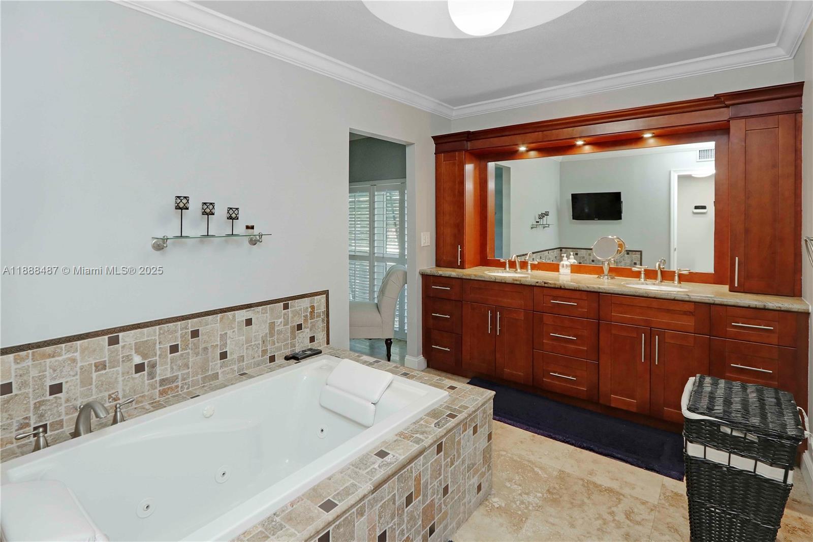 MIAMI LAKES LOCH LOMOND E - Residential