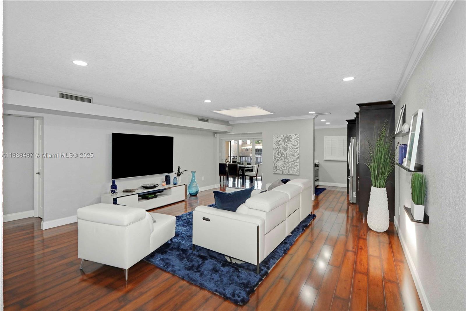 MIAMI LAKES LOCH LOMOND E - Residential