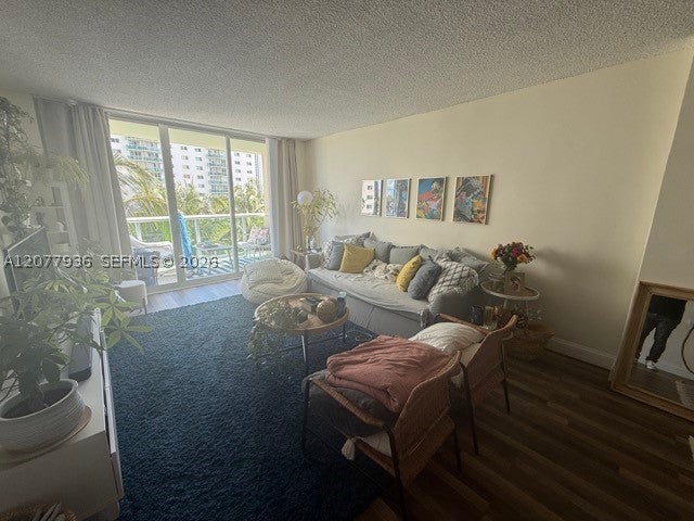 19390 Collins Ave 510